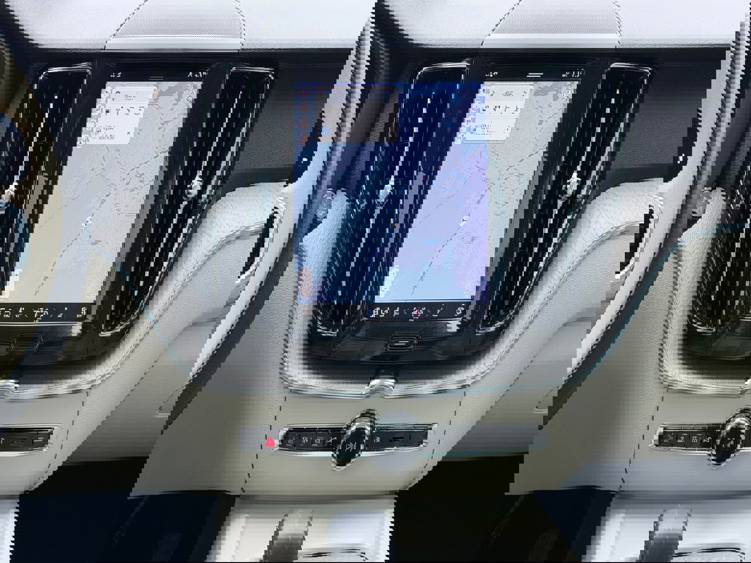 Certified 2023 Volvo XC60 B5 Plus w/ Climate Package image 15