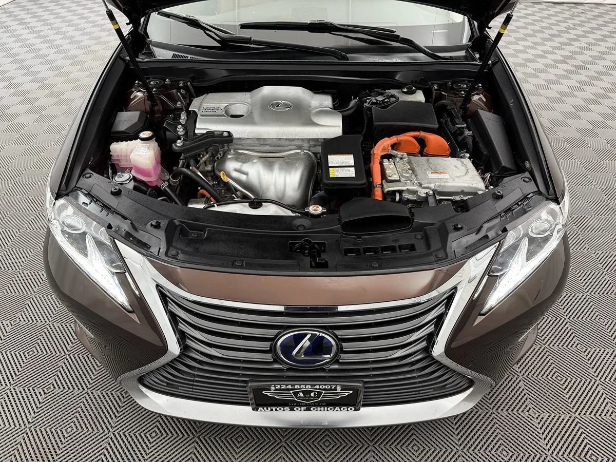 Used 2018 Lexus ES 300h w/ Luxury Package FWD image 32