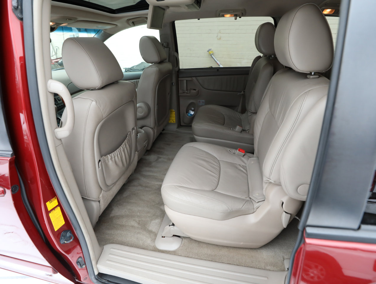 Used 2010 Toyota Sienna XLE FWD image 15
