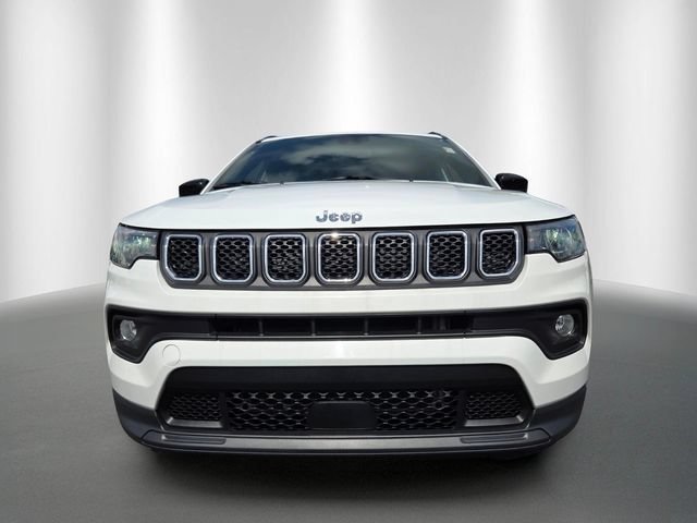 Certified 2024 Jeep Compass Latitude AWD/4WD image 2