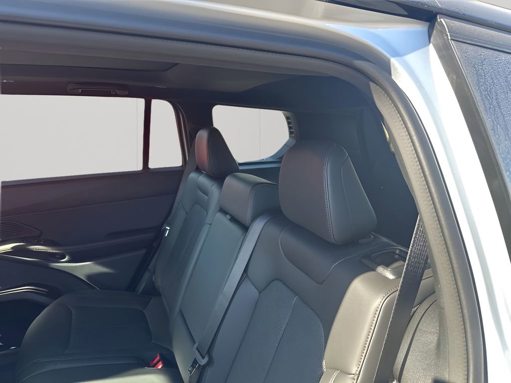 New 2026 Jeep Cherokee Overland AWD/4WD image 19
