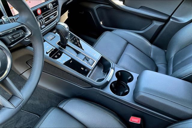 Used 2026 Porsche Macan image 18