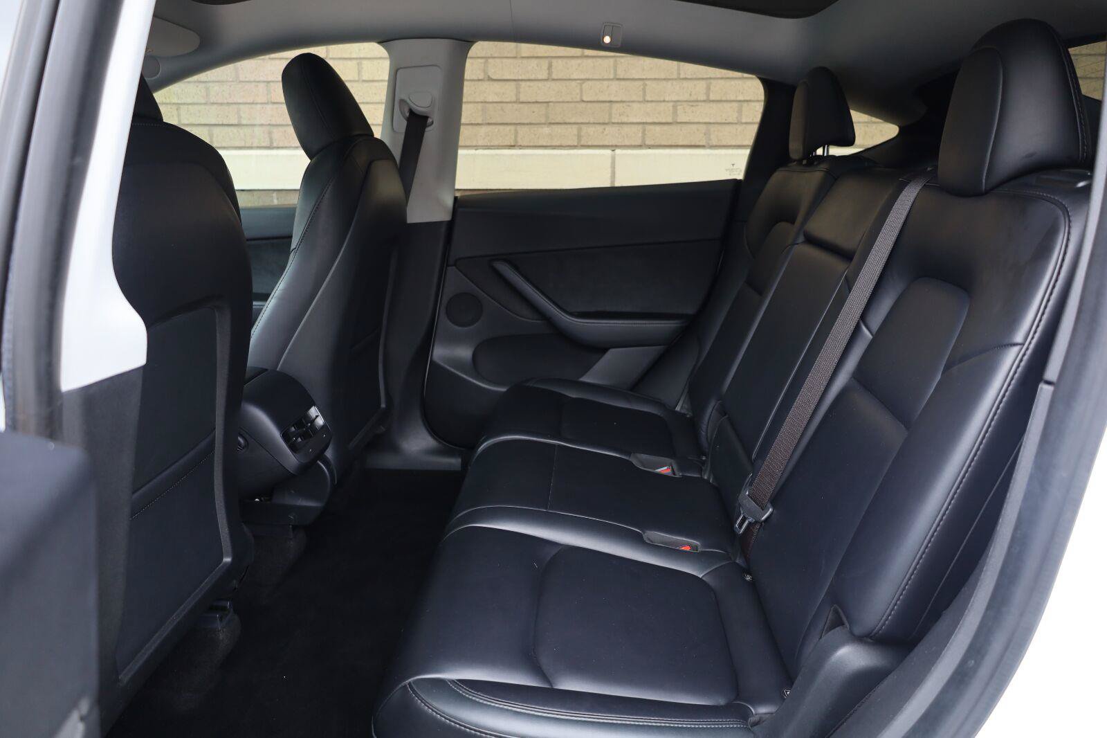 Used 2021 Tesla Model Y Long Range AWD/4WD image 20