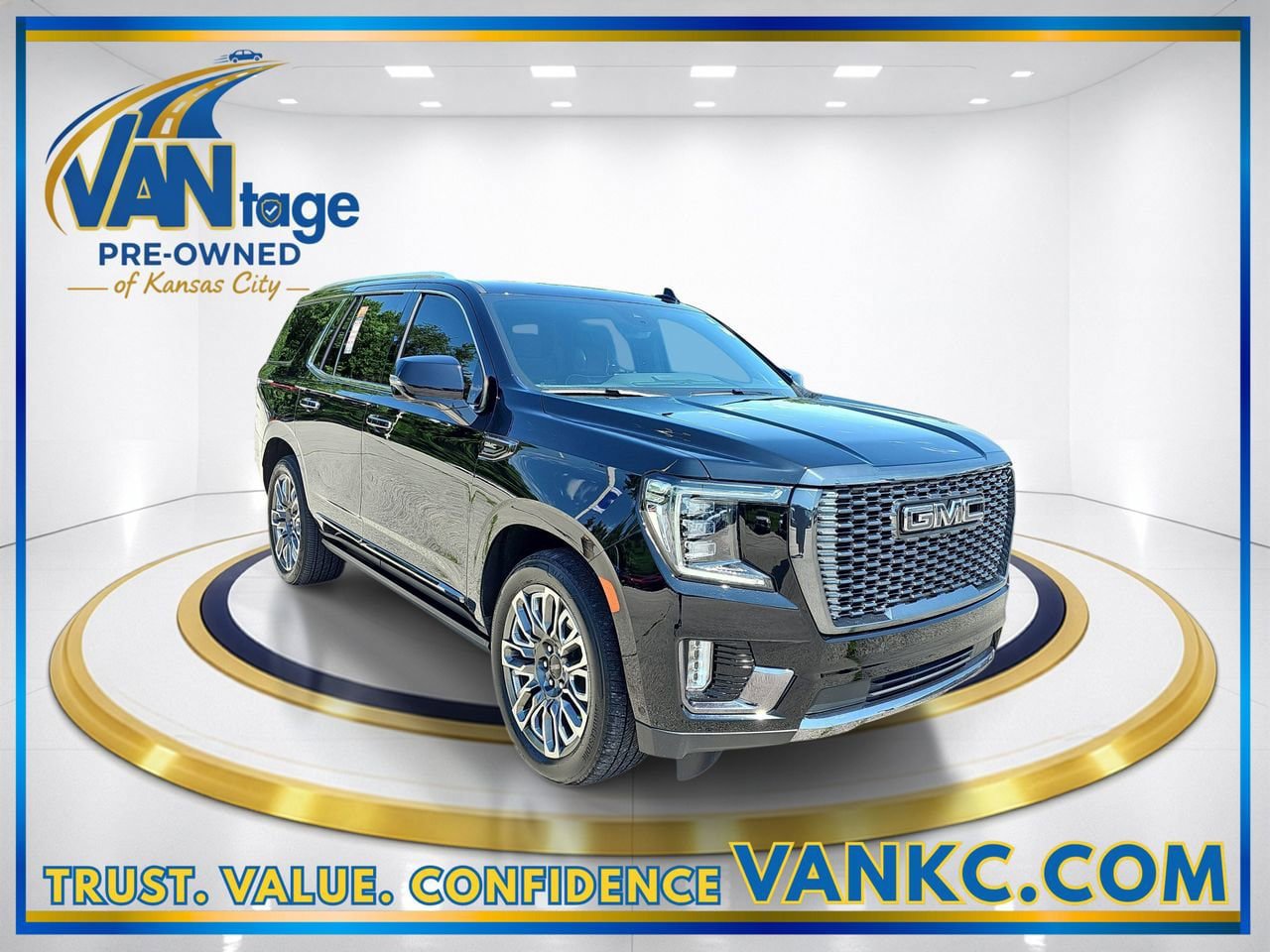 Used 2024 GMC Yukon Denali Ultimate AWD/4WD image 3