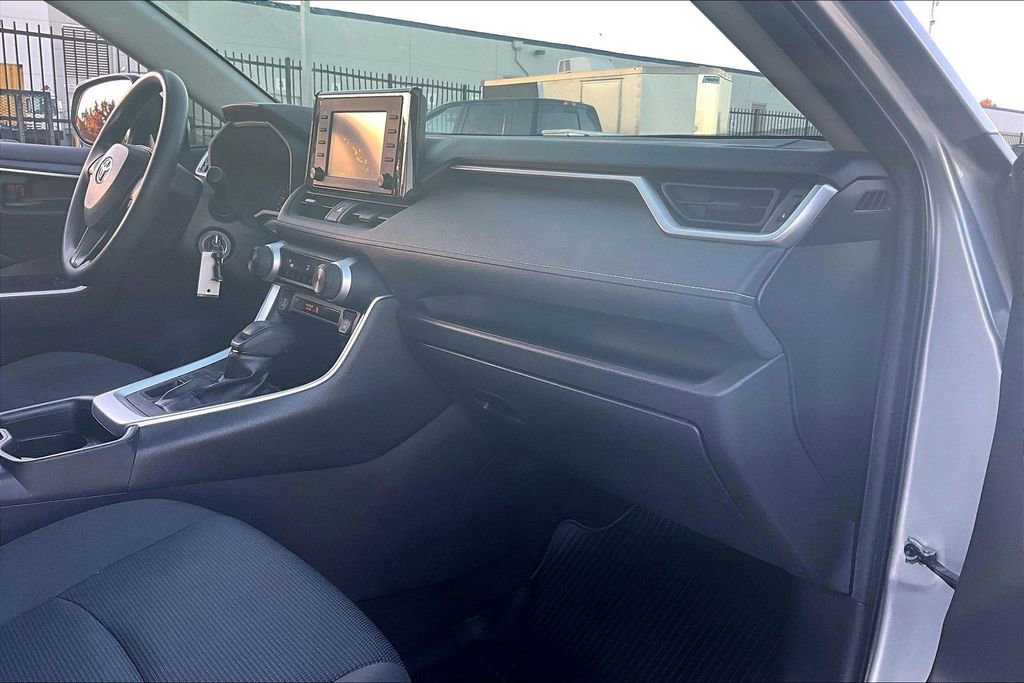 Used 2019 Toyota RAV4 LE image 20