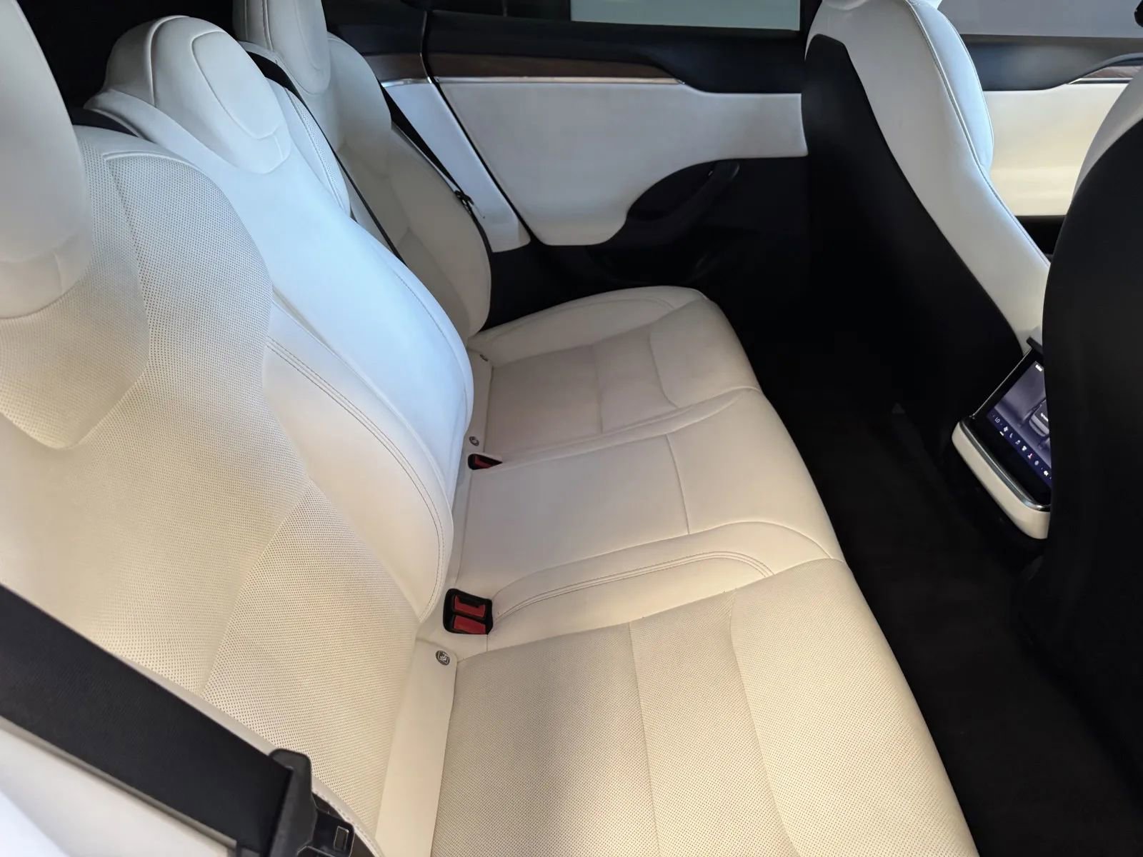 Used 2022 Tesla Model S image 7