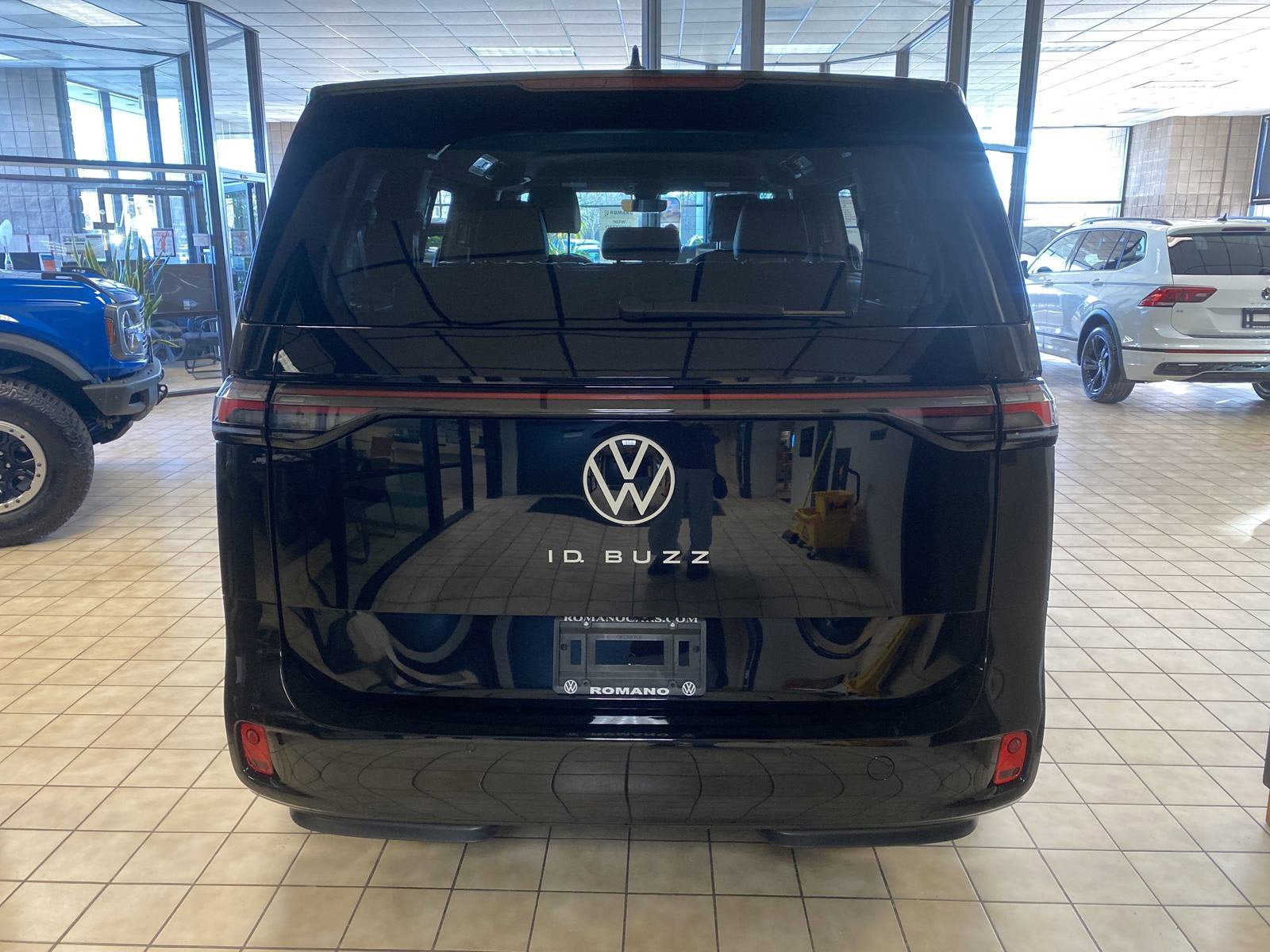 New 2025 Volkswagen ID. Buzz Pro S RWD image 6