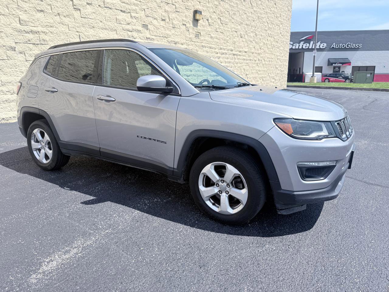 Used 2018 Jeep Compass Latitude w/ Popular Equipment Group AWD/4WD image 7