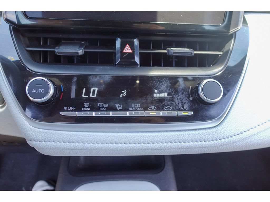 Used 2025 Toyota Corolla SE FWD image 18
