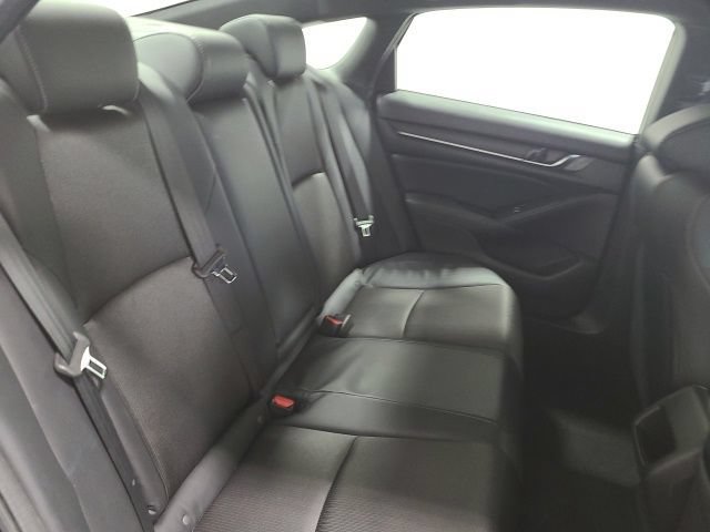 Used 2018 Honda Accord Sport image 13