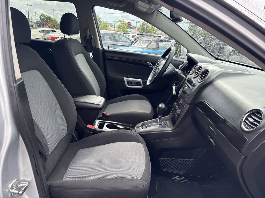 Used 2014 Chevrolet Captiva Sport LT FWD image 29