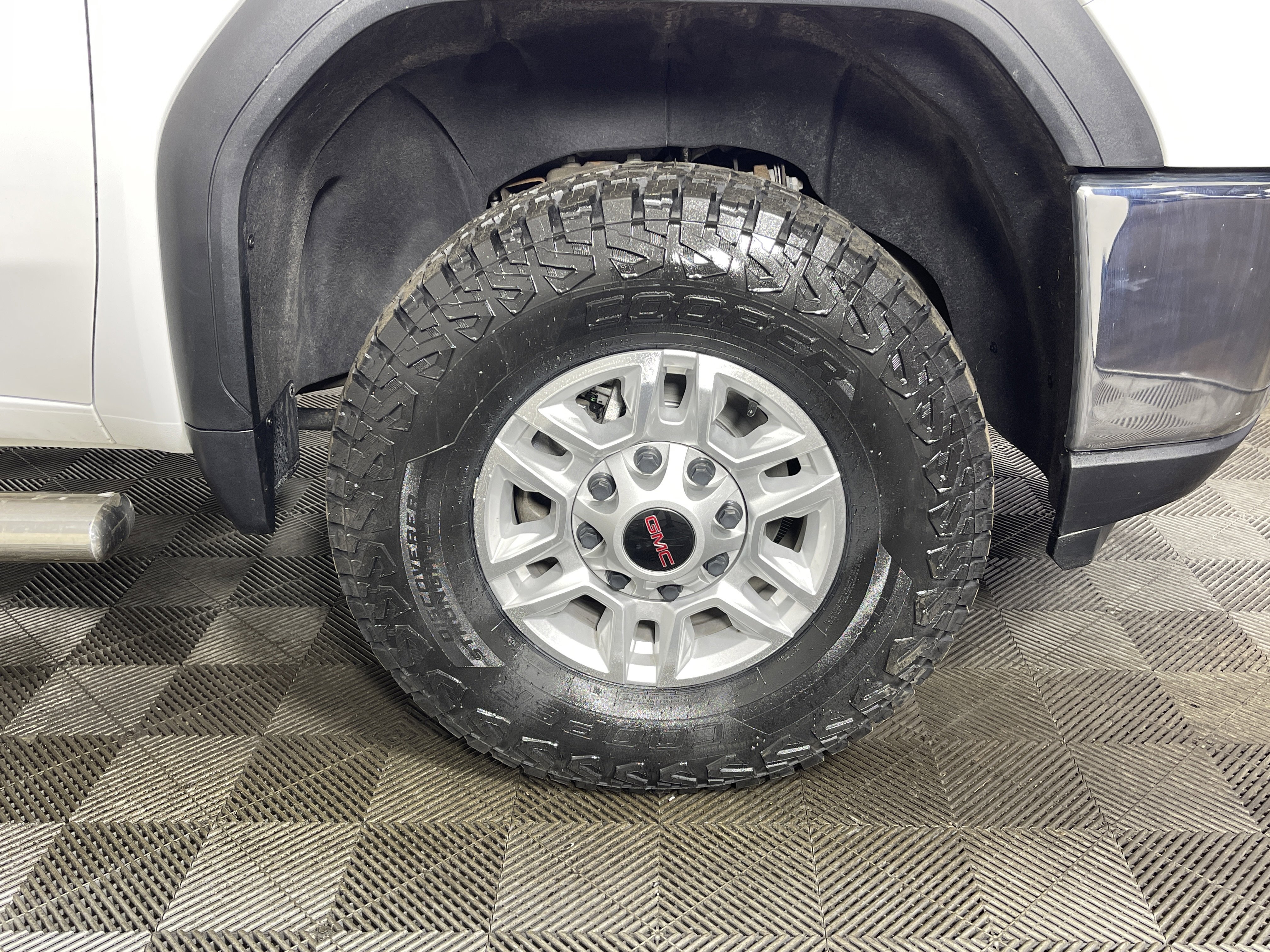 Used 2022 GMC Sierra 2500 SLE w/ SLE Convenience Package image 9