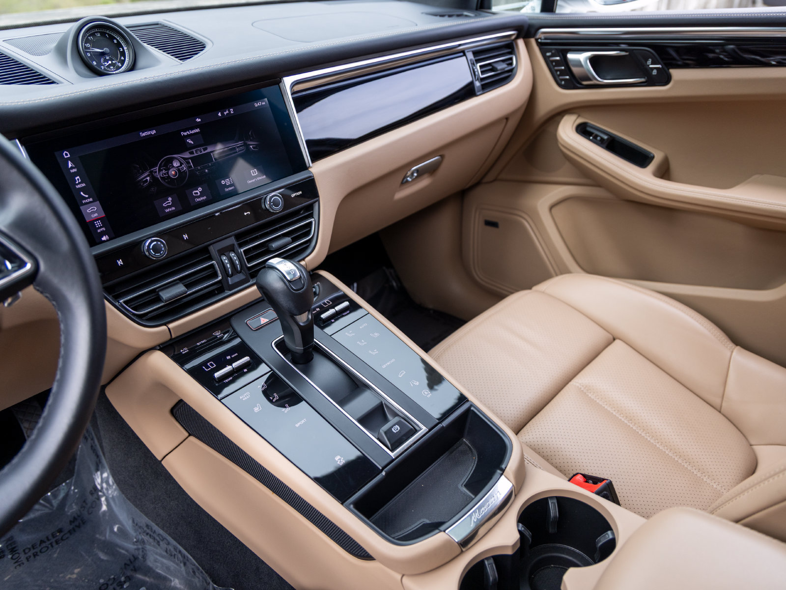 Used 2024 Porsche Macan AWD/4WD image 47