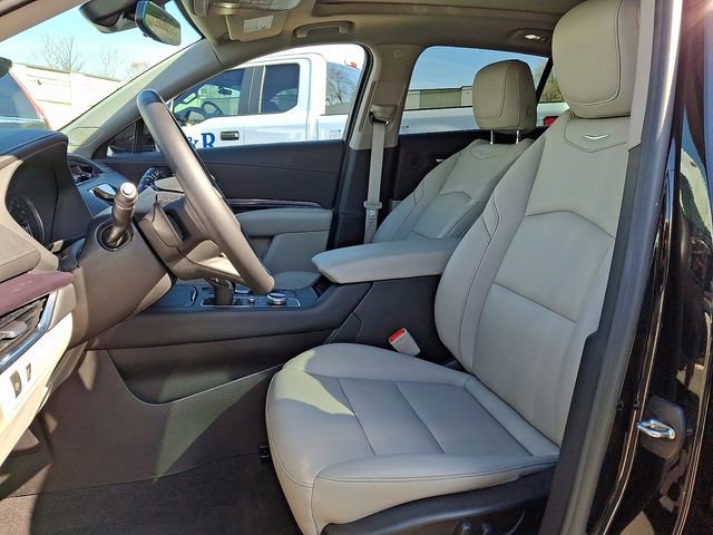 Certified 2023 Cadillac XT4 Luxury w/ Cold Weather Package image 15