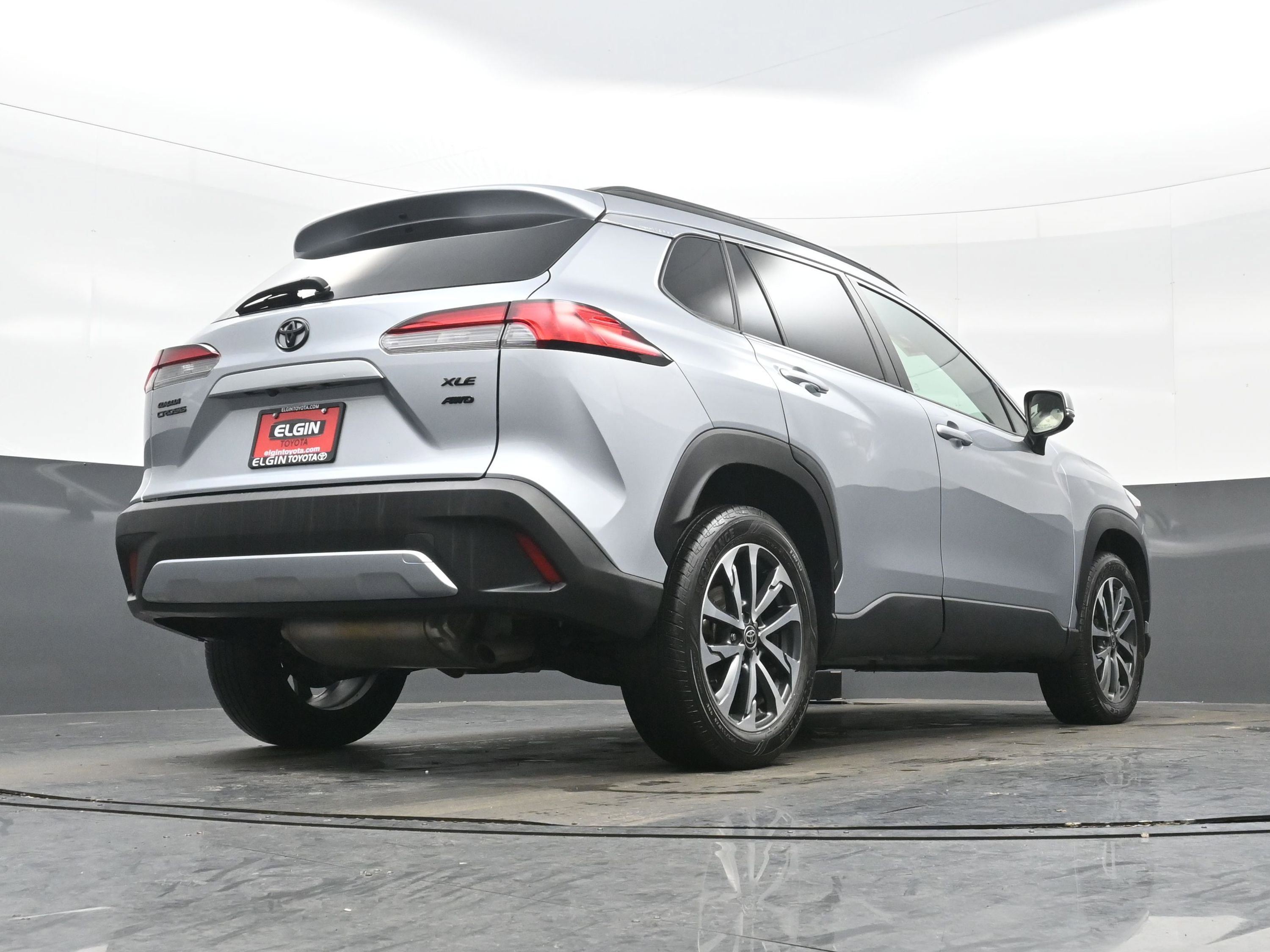 Used 2022 Toyota Corolla Cross XLE image 32