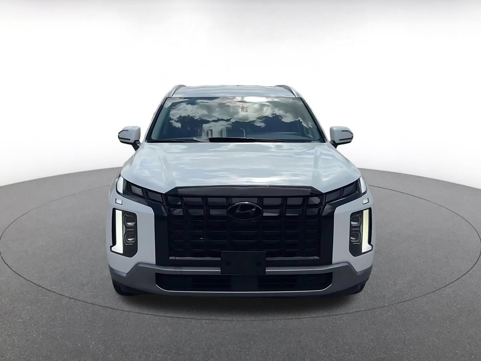 Used 2024 Hyundai Palisade SEL FWD image 3