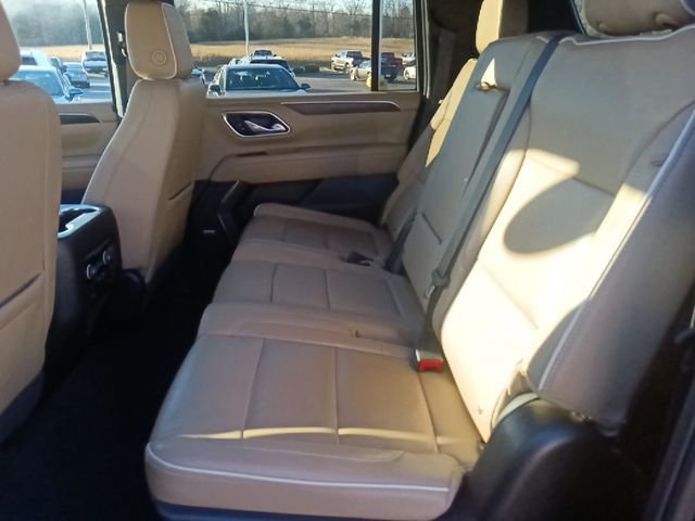 Used 2024 Chevrolet Suburban Premier RWD image 27