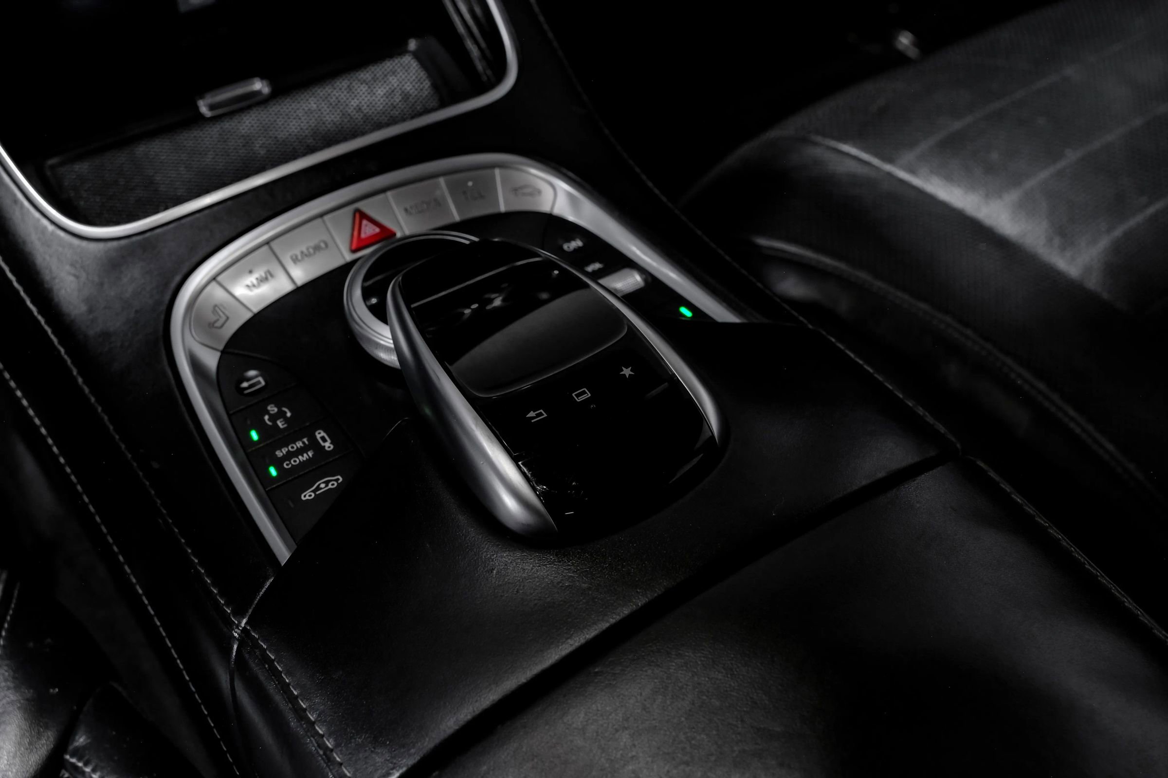 Used 2015 Mercedes-Benz S 550 Sedan w/ Sport Package w/ Sport Package image 31