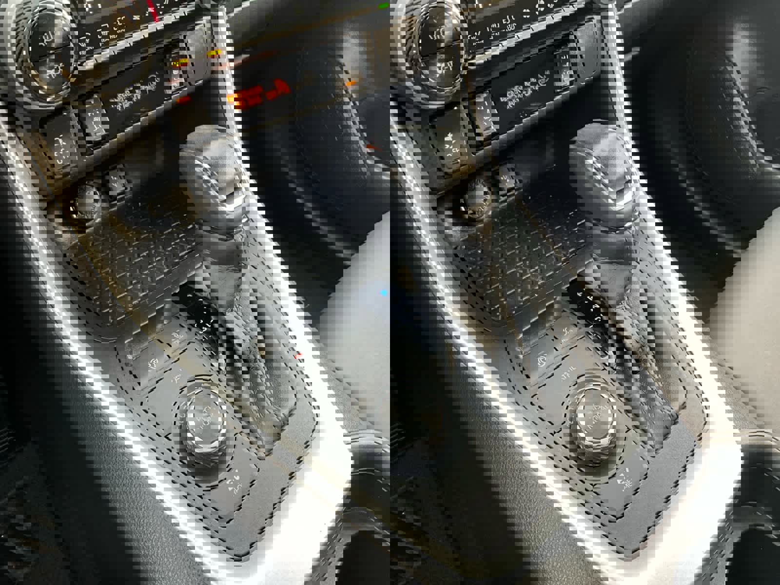 Used 2021 Toyota RAV4 XLE Premium image 18