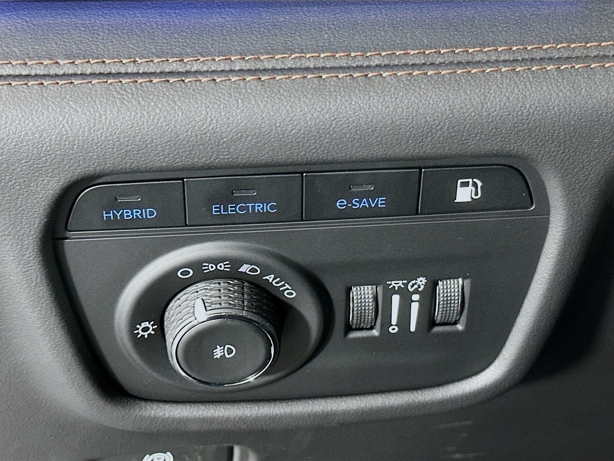Used 2024 Jeep Grand Cherokee Summit AWD/4WD image 17