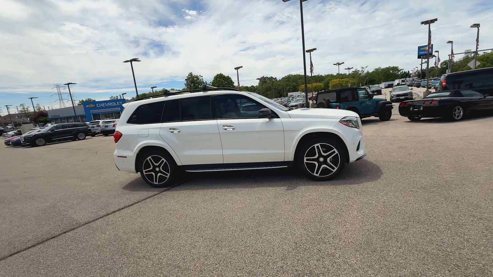 Used 2017 Mercedes-Benz GLS 550 4MATIC image 9