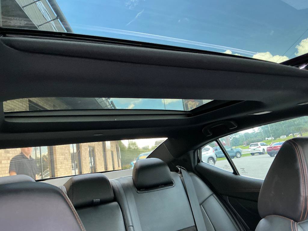 Used 2020 Nissan Maxima SR w/ Sport Mat Group FWD image 17
