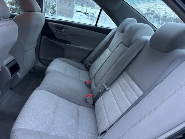 Used 2017 Toyota Camry LE image 27