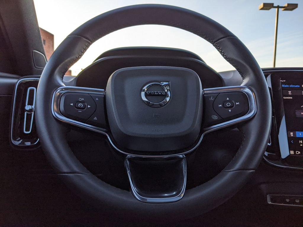 Certified 2023 Volvo XC40 Recharge Ultimate image 14