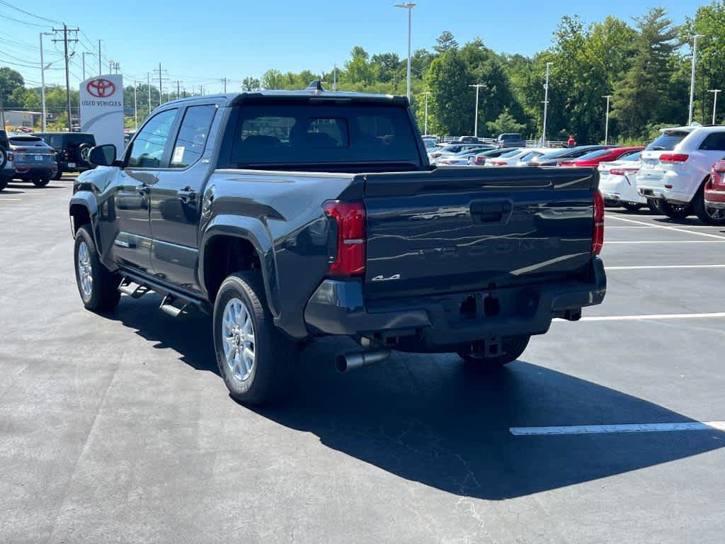 Used 2024 Toyota Tacoma SR5 w/ SR5 Upgrade Package AWD/4WD image 3