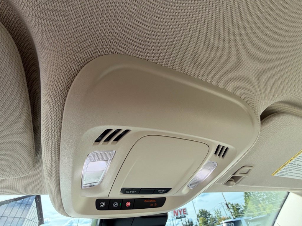 Used 2023 Buick Envision Essence AWD/4WD image 20