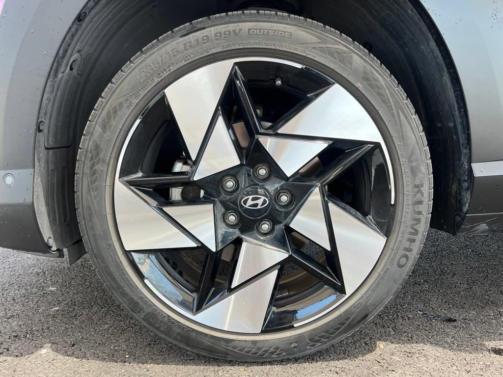 Used 2024 Hyundai Kona Limited FWD image 10