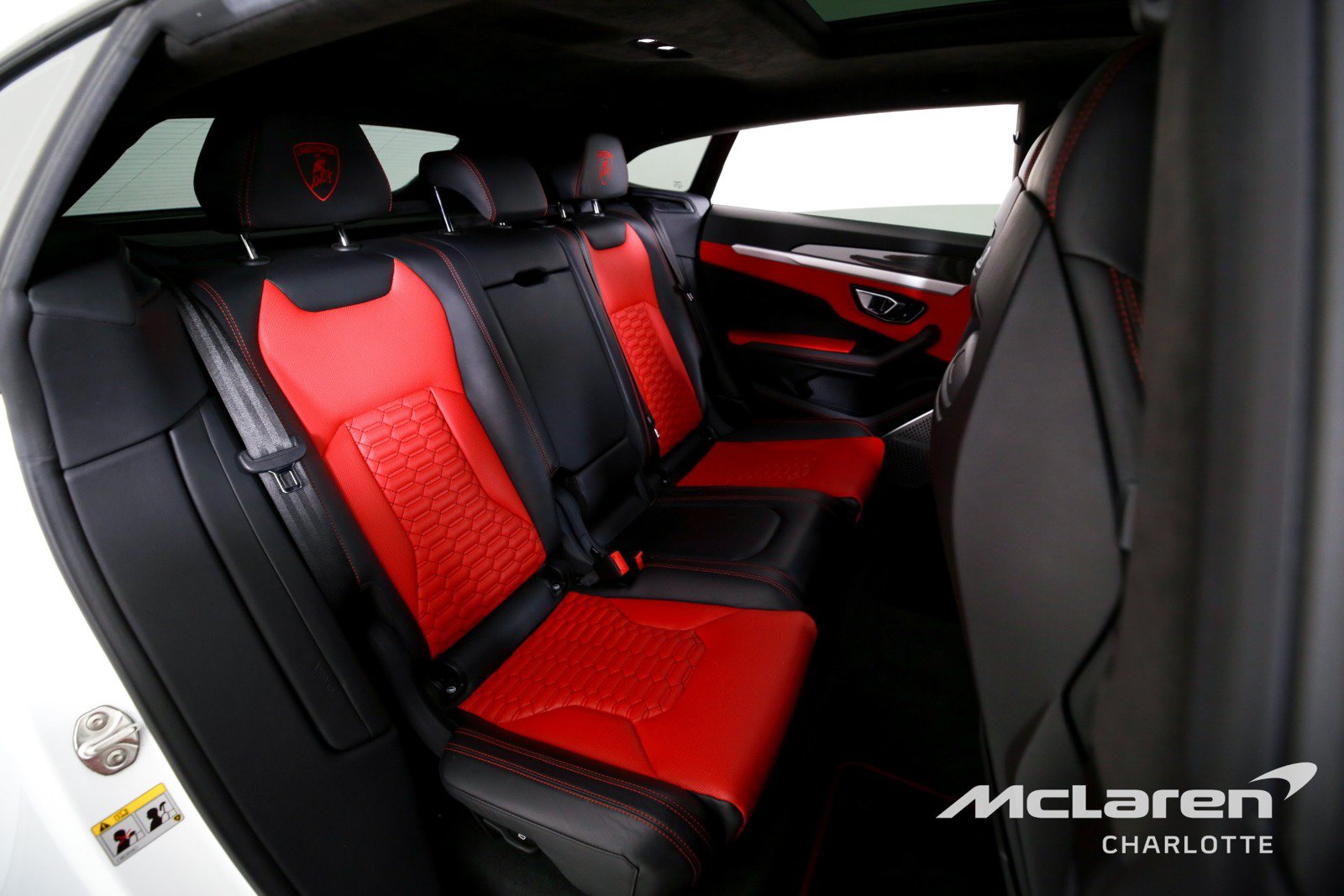 Used 2020 Lamborghini Urus AWD/4WD image 25