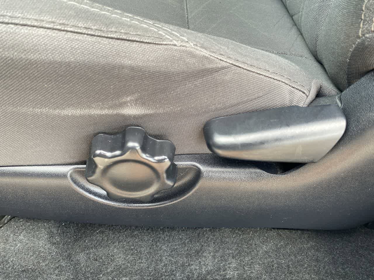 Used 2018 Toyota Tacoma TRD Sport AWD/4WD image 12
