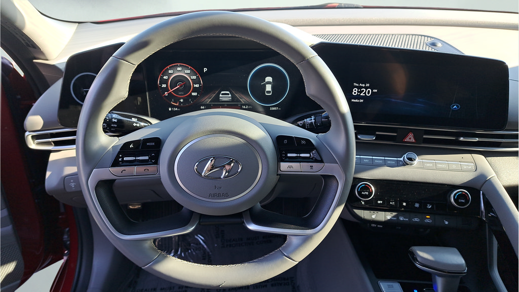 Used 2023 Hyundai Elantra SEL w/ Convenience Package FWD image 17