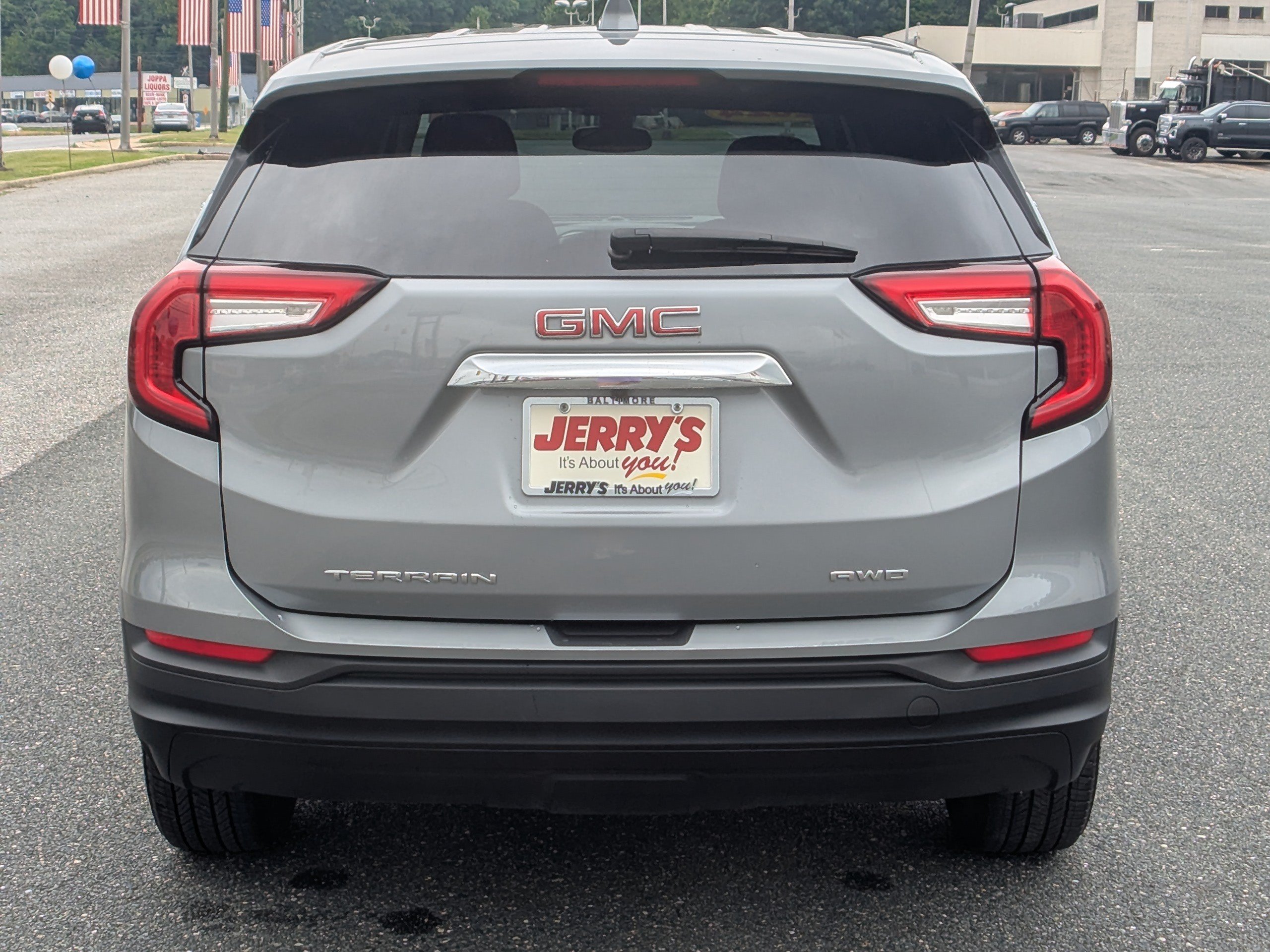 Used 2024 GMC Terrain SLE AWD/4WD image 7