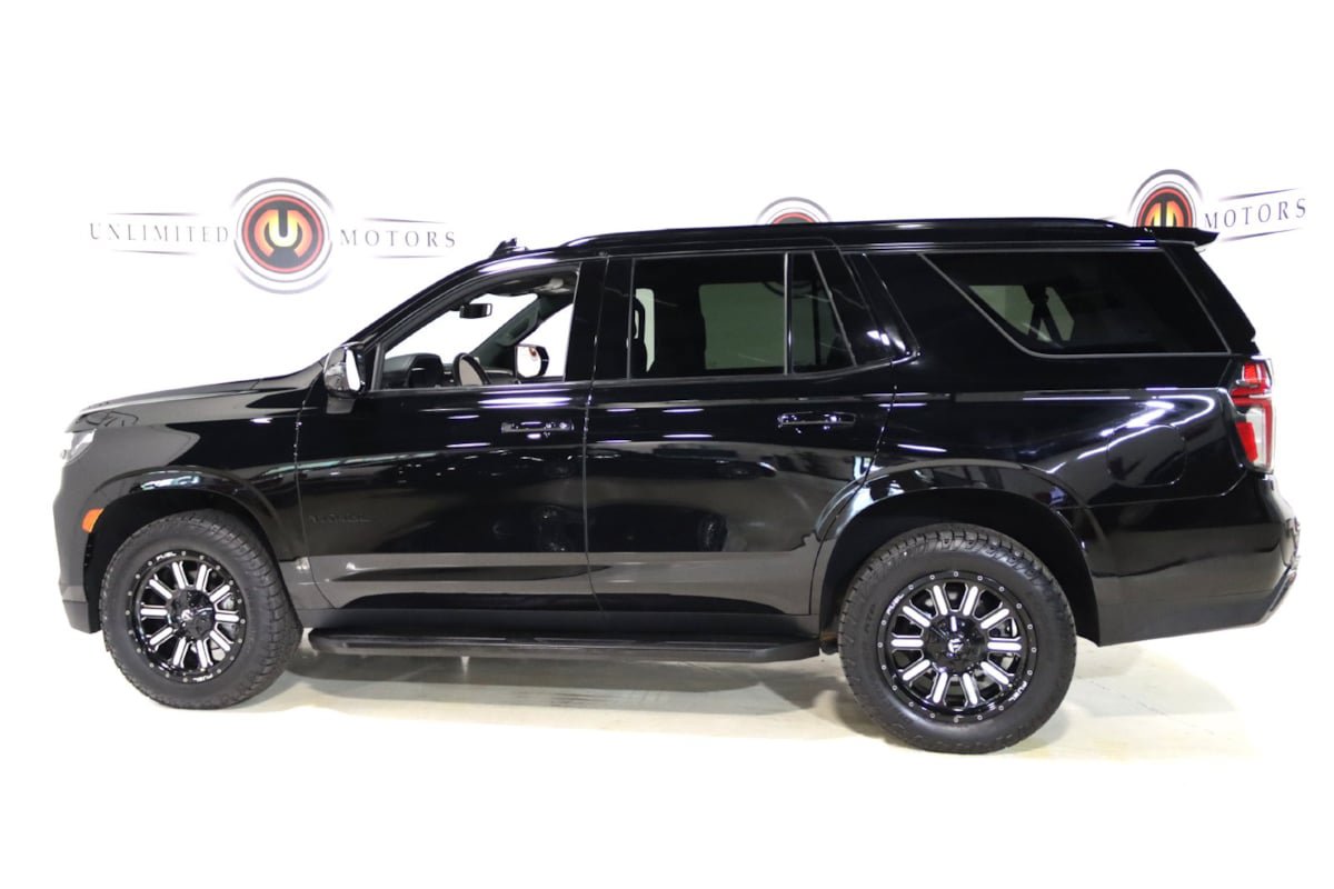 Used 2022 Chevrolet Tahoe RST w/ Luxury Package AWD/4WD image 32