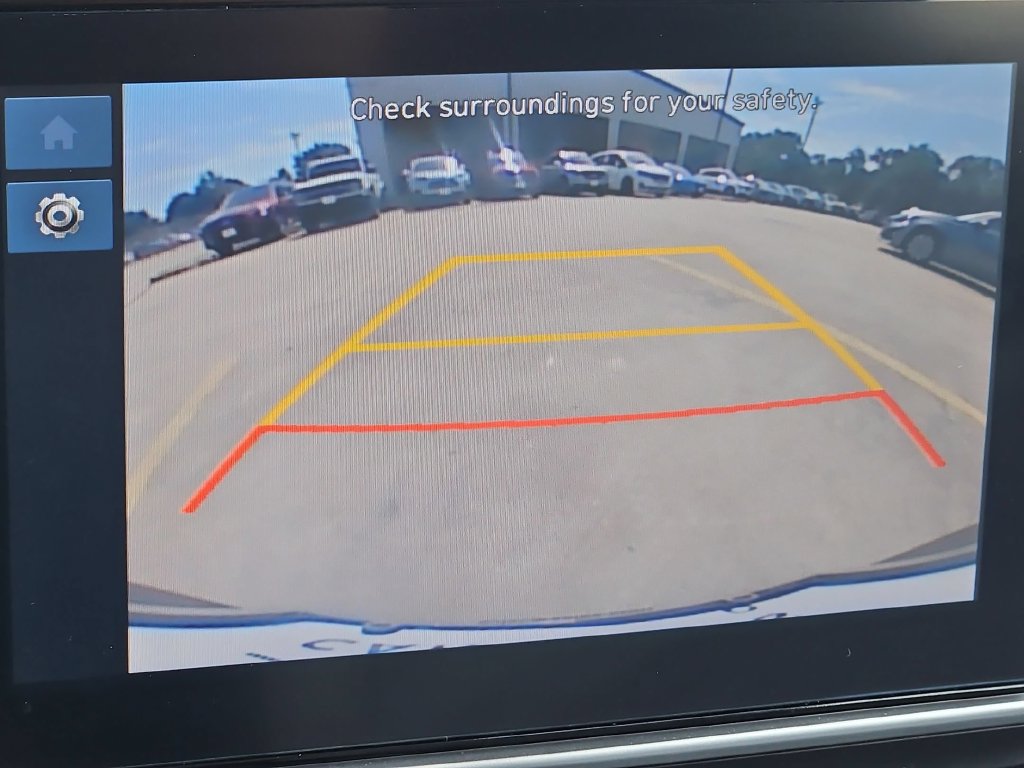 Used 2025 Hyundai Venue SEL FWD image 18