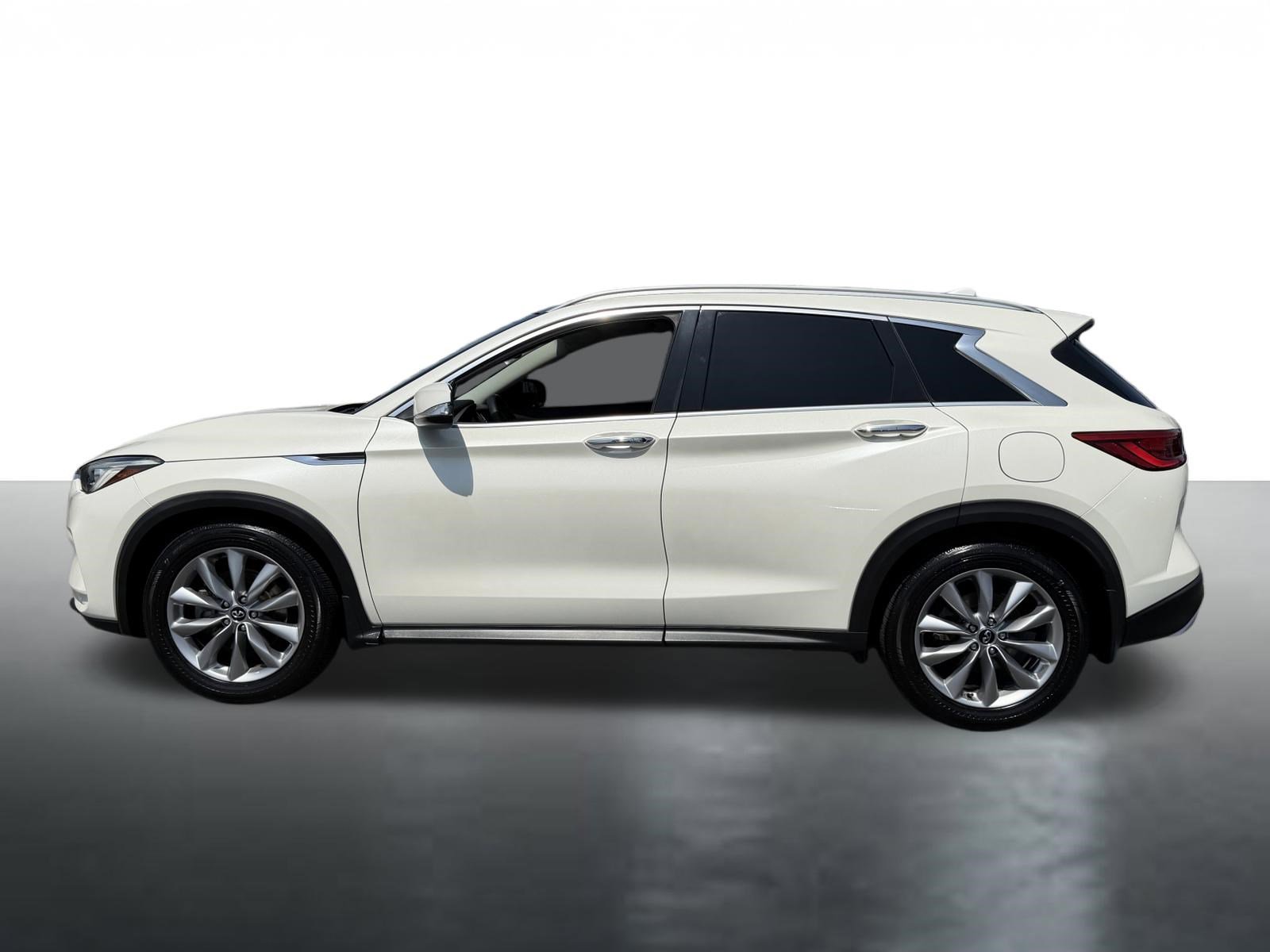 Used 2019 INFINITI QX50 Luxe w/ Navigation Package FWD image 5