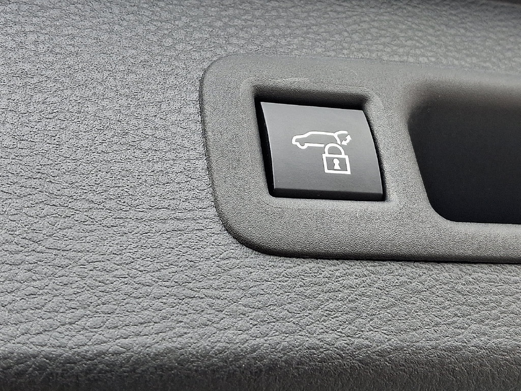Certified 2026 Toyota Sienna XLE FWD image 34