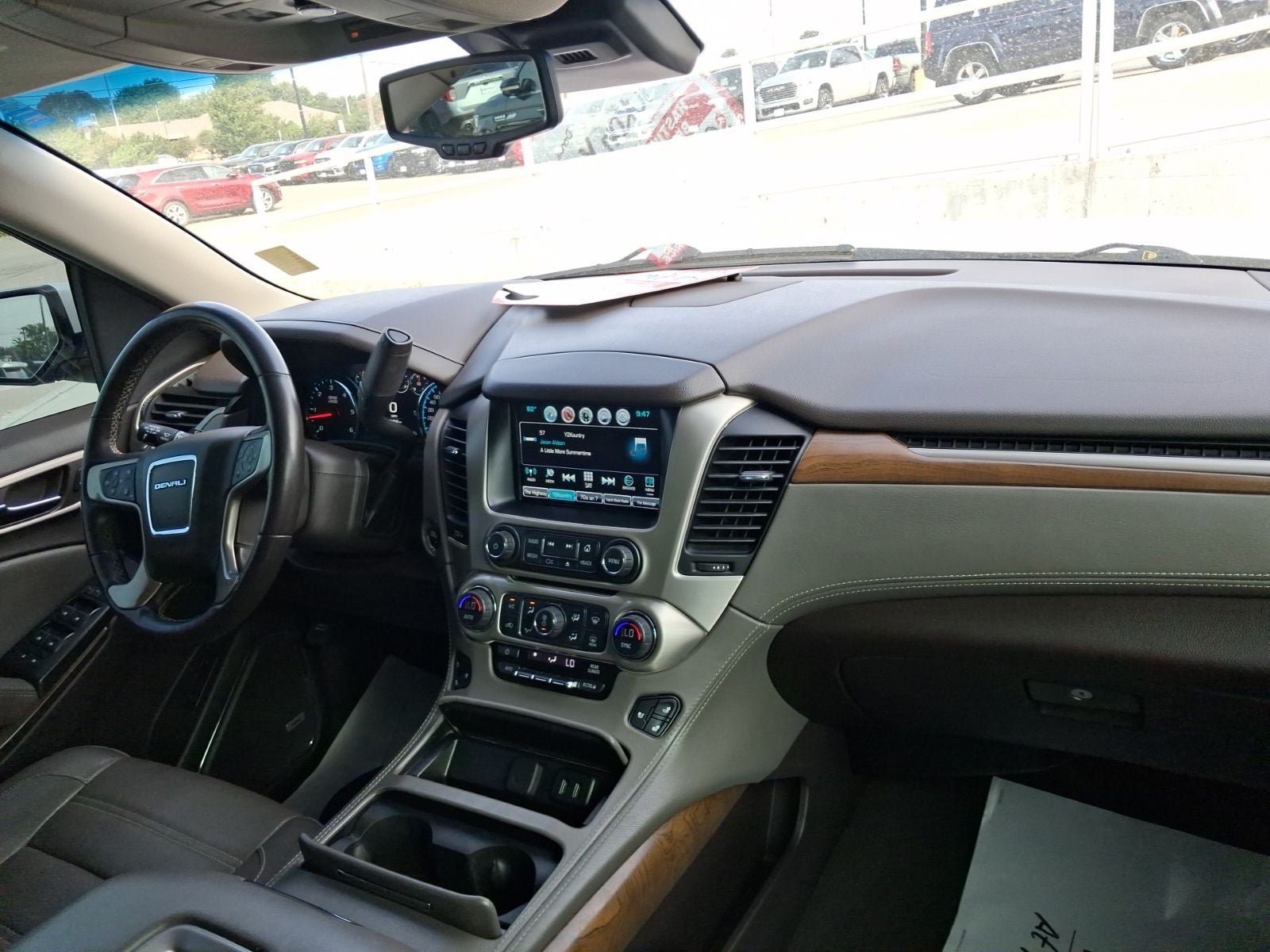 Used 2019 GMC Yukon XL Denali w/ Open Road Package AWD/4WD image 14