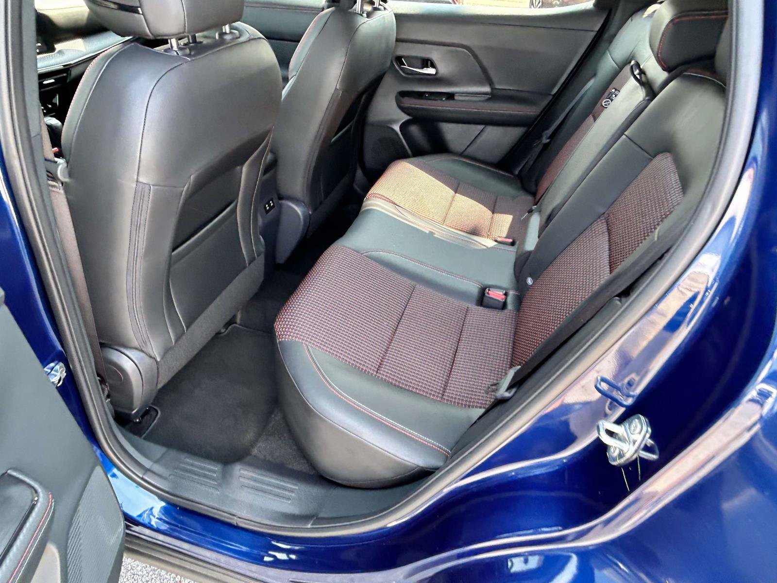 Used 2025 Nissan Kicks SR w/ SR Premium Package FWD image 8