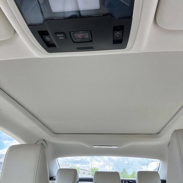 Used 2024 Lexus ES 350 w/ Technology Package FWD image 4