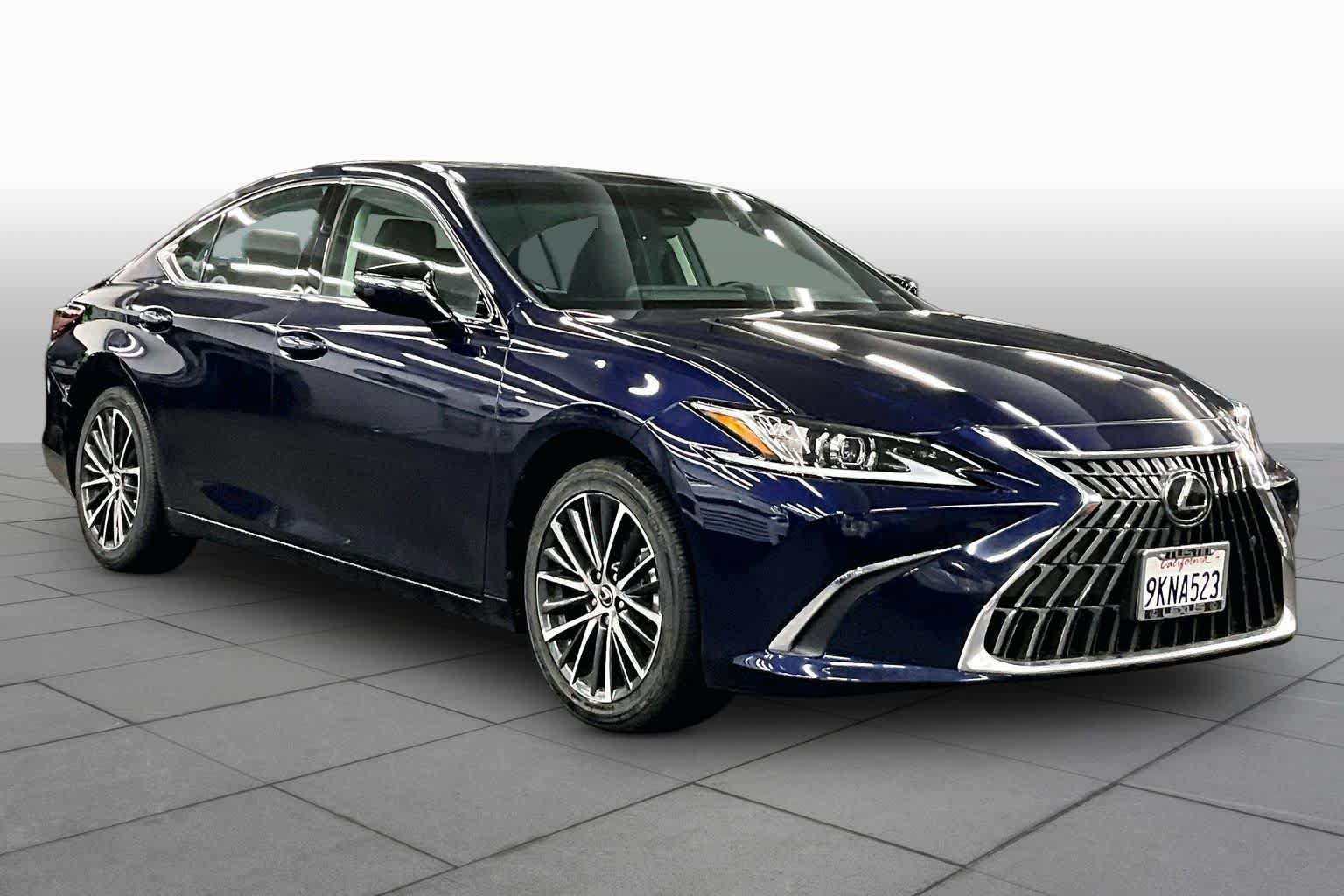 Used 2024 Lexus ES 300h w/ Premium Package FWD image 3