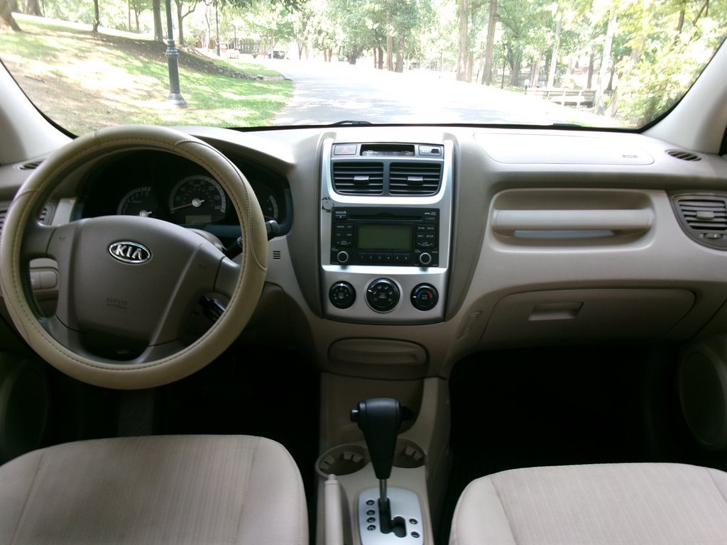 Used 2009 Kia Sportage LX FWD image 13