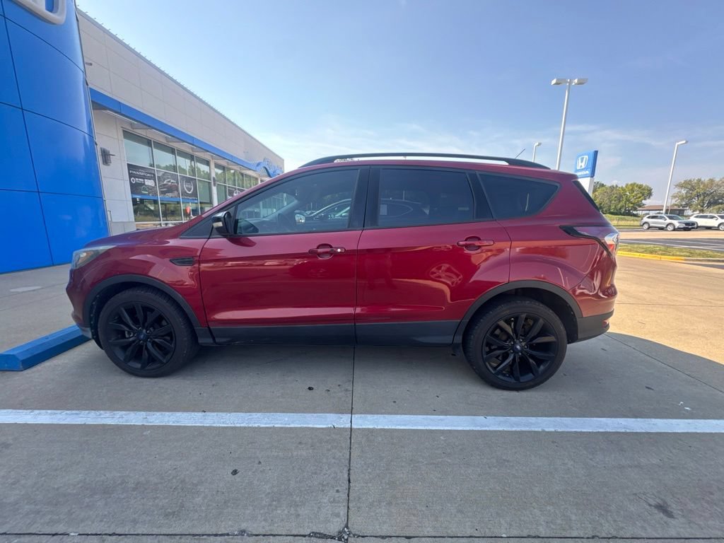 Used 2017 Ford Escape Titanium AWD/4WD image 6