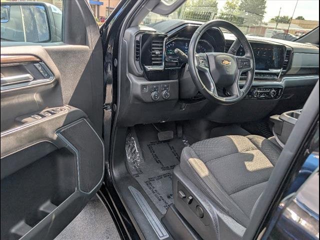 Used 2025 Chevrolet Silverado 1500 LT image 5