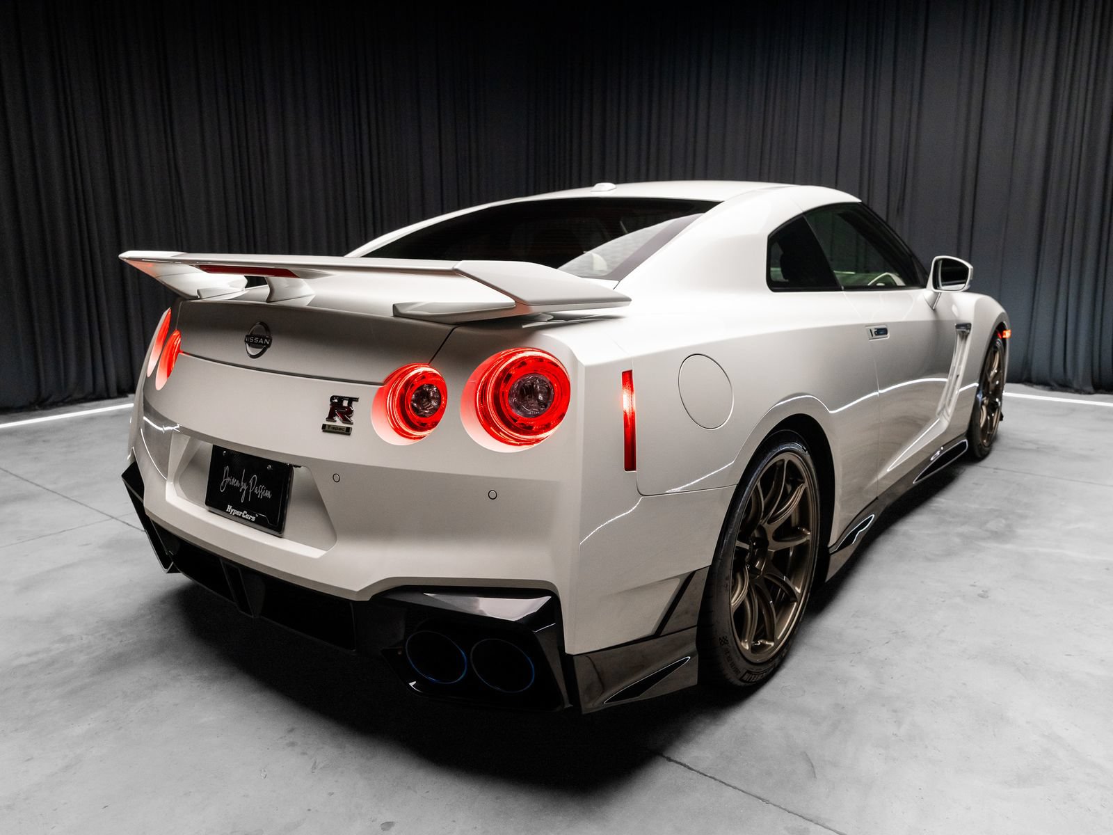 Used 2024 Nissan GT-R w/ Floor Mat Package AWD/4WD image 12