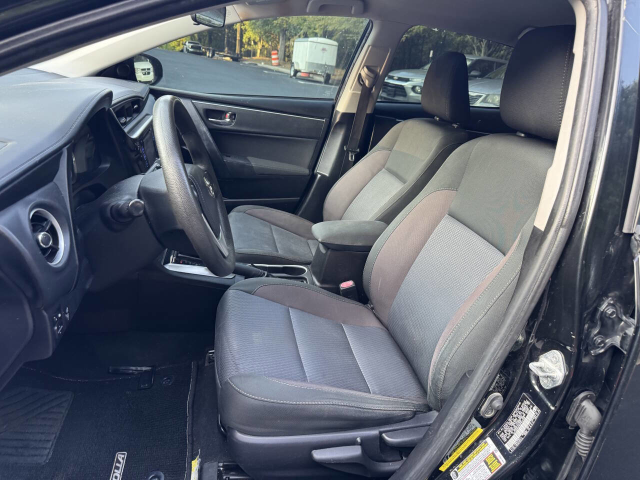 Used 2019 Toyota Corolla LE image 8