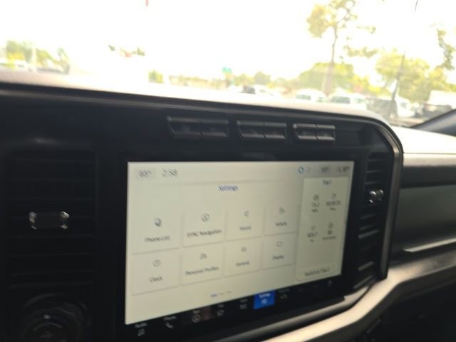 Used 2024 Ford F250 Platinum image 11