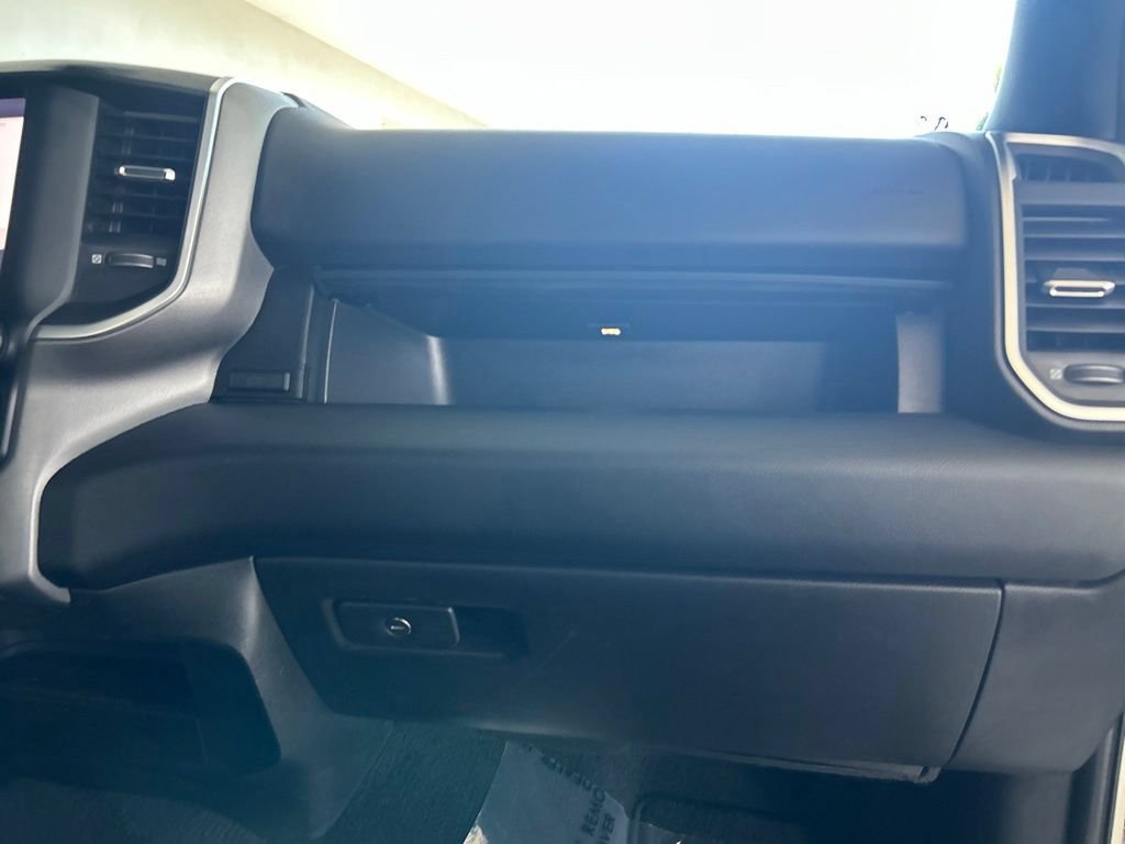 Used 2024 RAM 3500 Big Horn AWD/4WD image 28